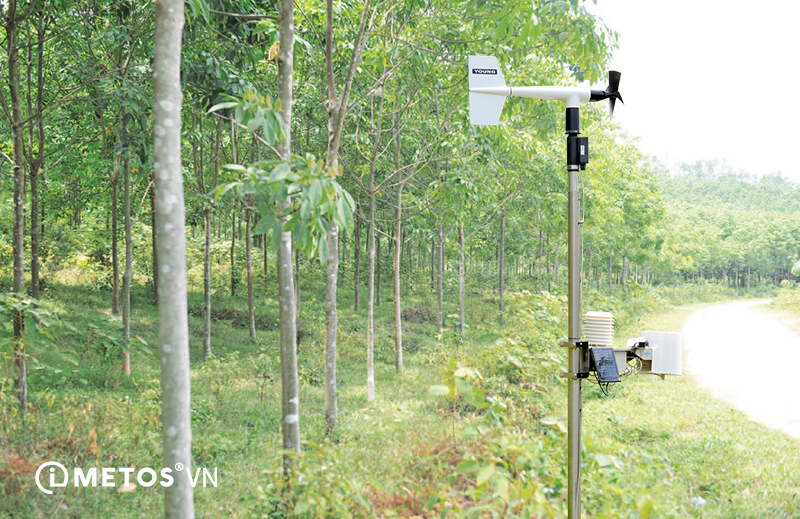 Precipitation & water level station group at Huong Khe, Ha Tinh         